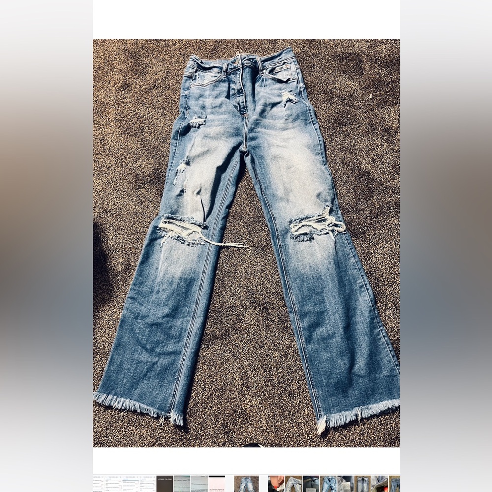 Super cute Risen boot cut jeans